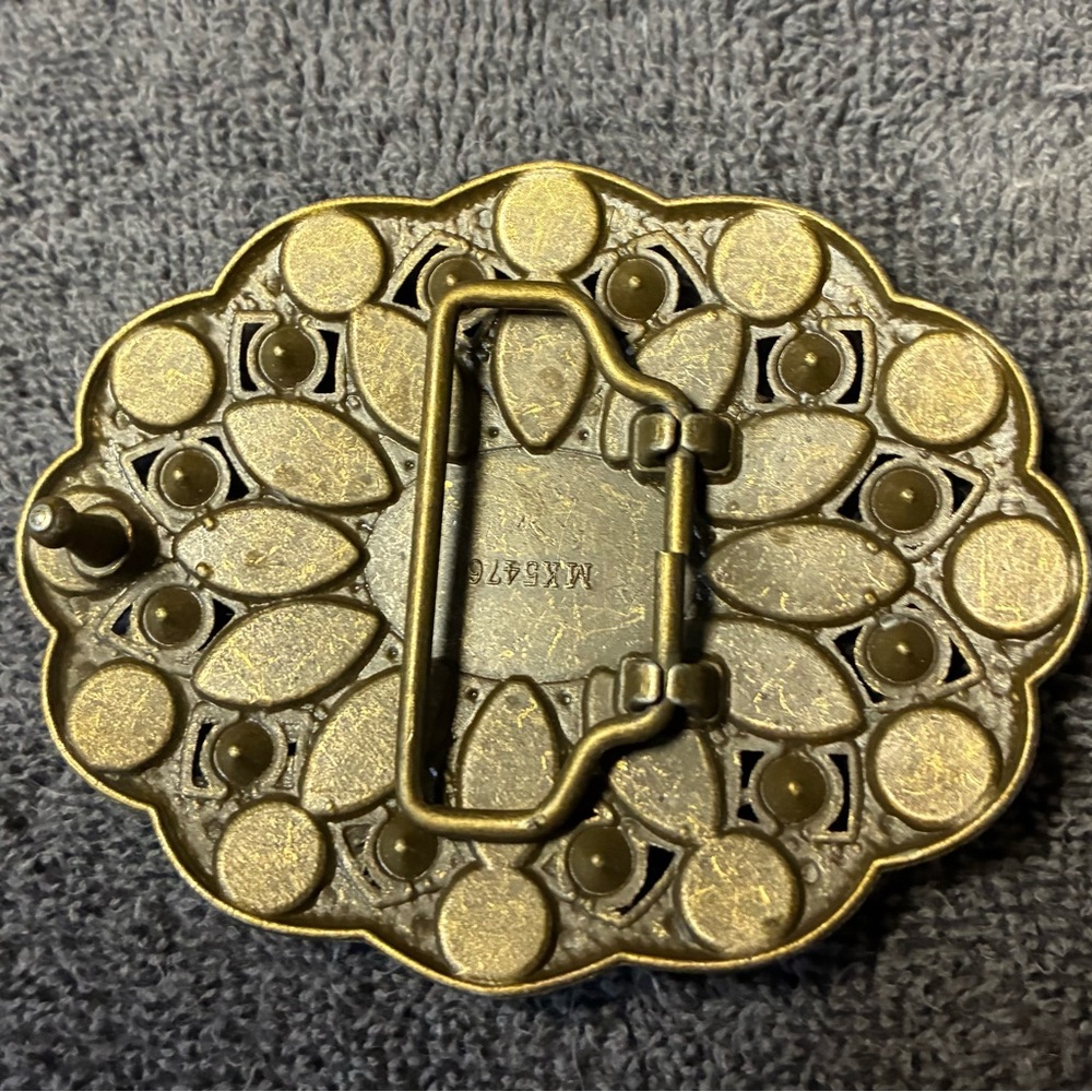 Vintage-Inspired Brass Floral Belt Buckle with Amber Center - Picture 2 of 2